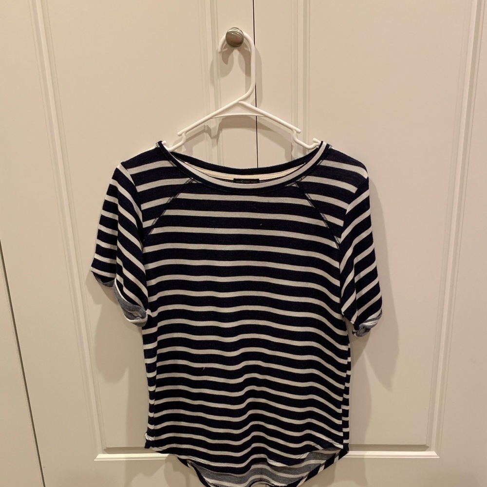 navy blue and white tee